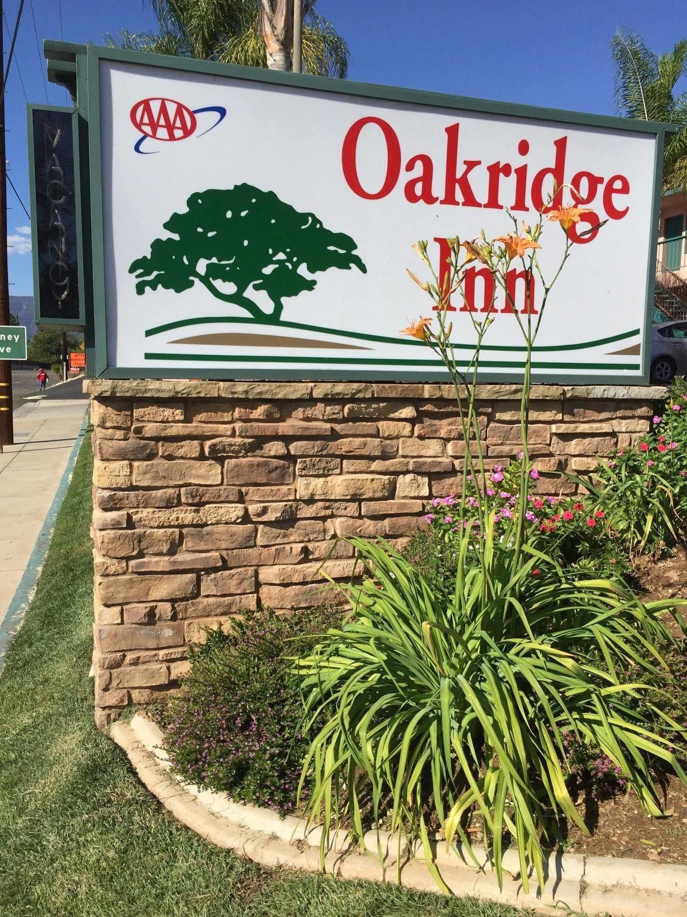 Oakridge Inn Oak View Exterior foto